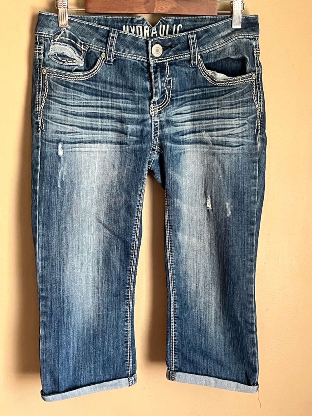 Vintage Hydraulic Women's low Rise Capri Distressed Jeans - Blue